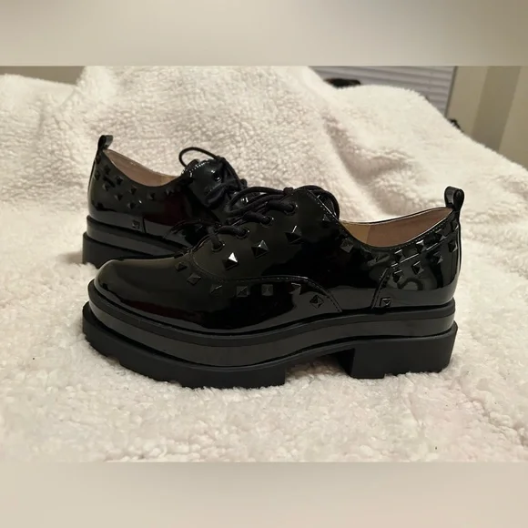 Size 8.5 Jessica Simpson studded shoes